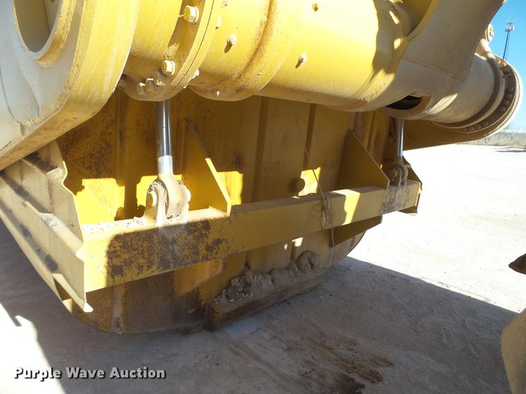 image for item DD1209 1989 Caterpillar 631E water wagon