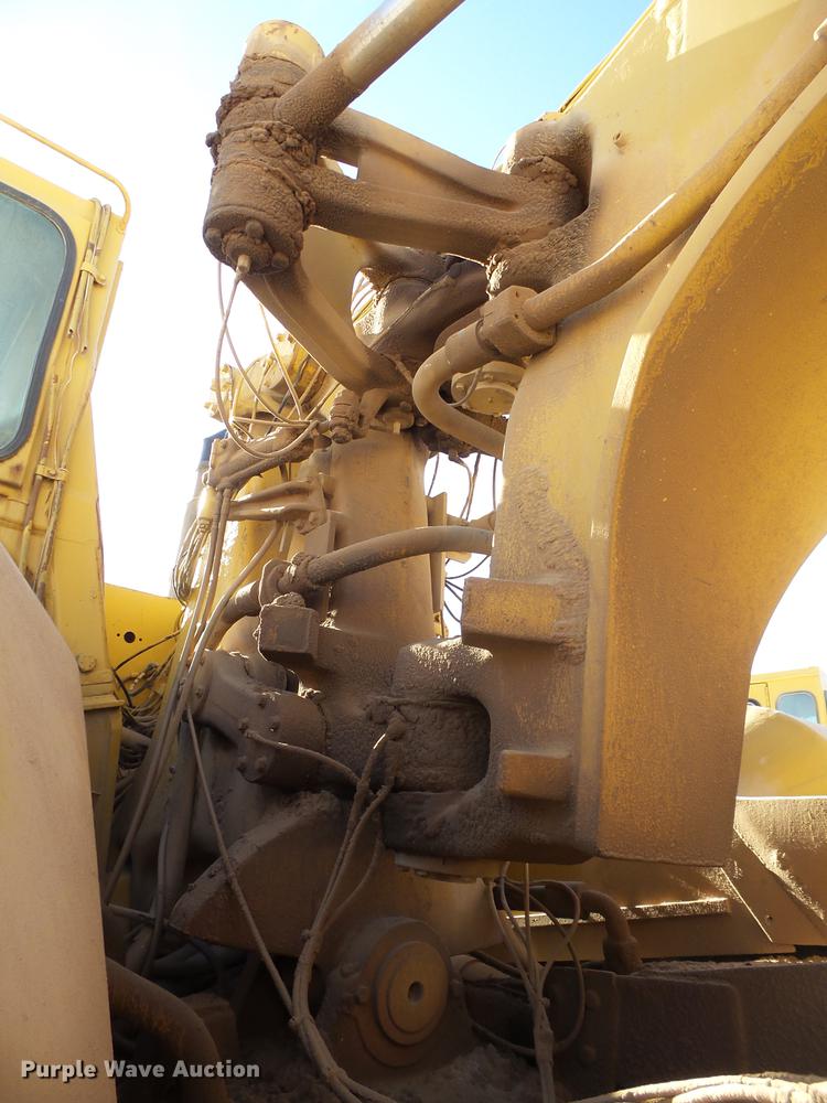 image for item DD1209 1989 Caterpillar 631E water wagon