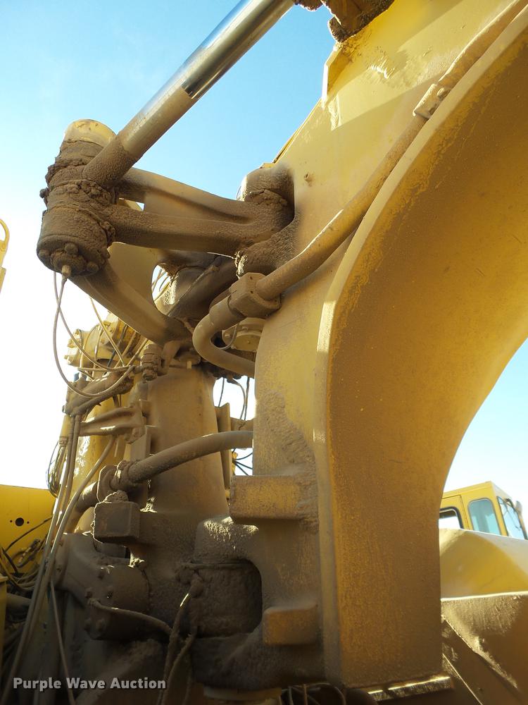 image for item DD1209 1989 Caterpillar 631E water wagon