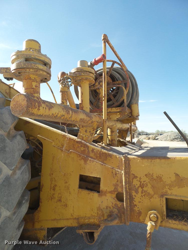 image for item DD1209 1989 Caterpillar 631E water wagon