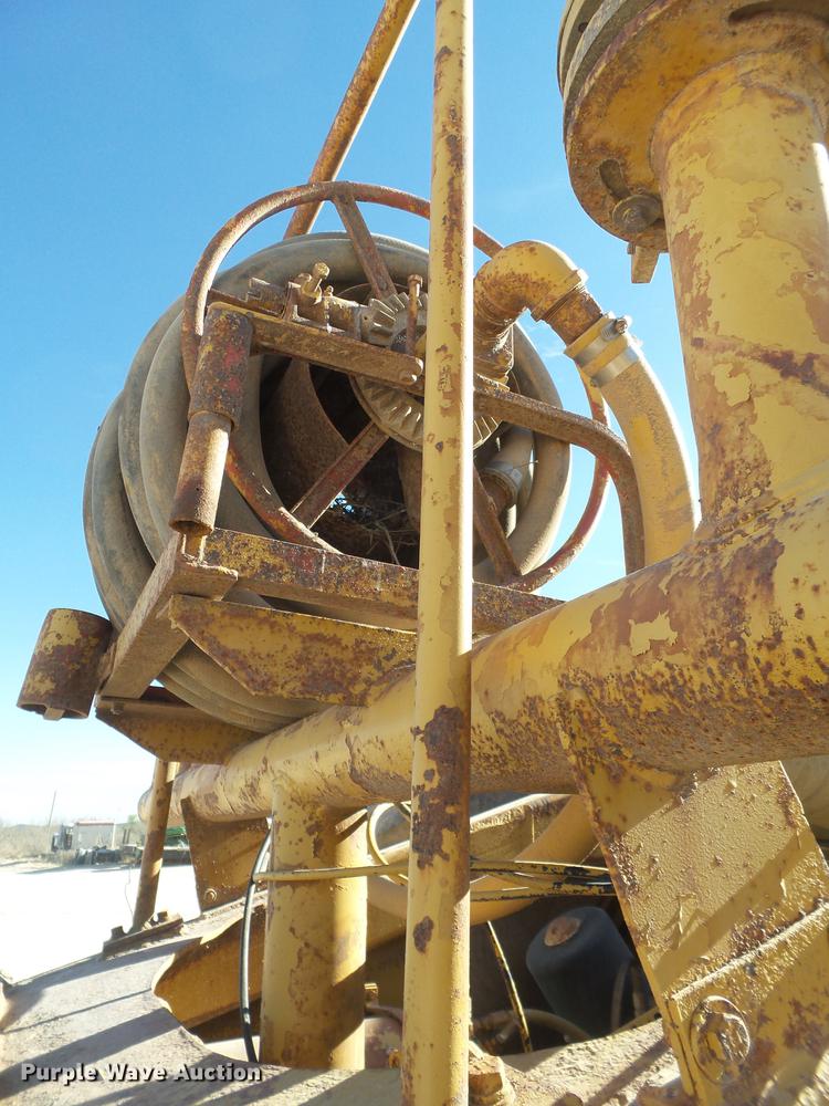 image for item DD1209 1989 Caterpillar 631E water wagon