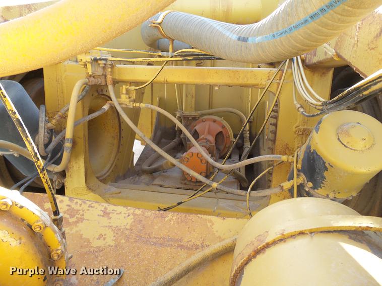image for item DD1209 1989 Caterpillar 631E water wagon