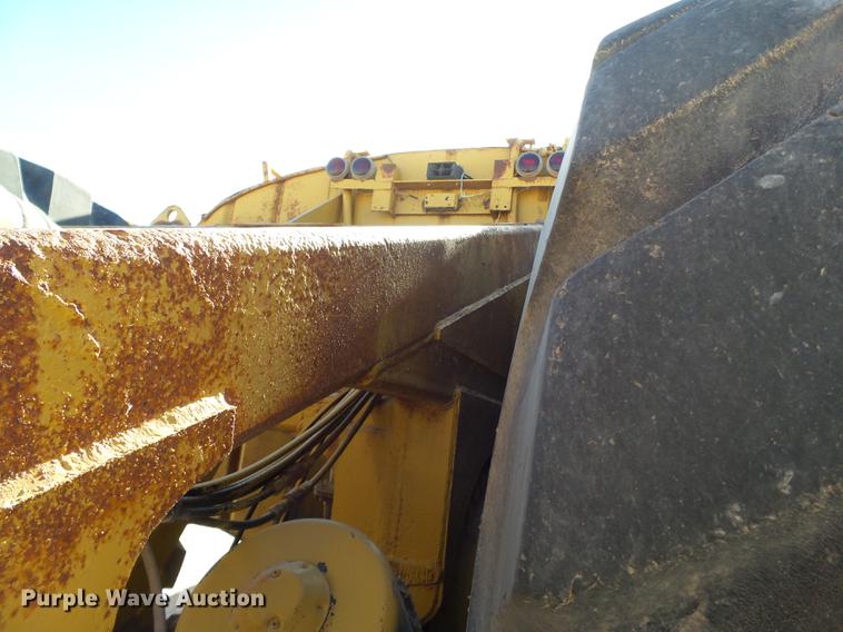 image for item DD1209 1989 Caterpillar 631E water wagon