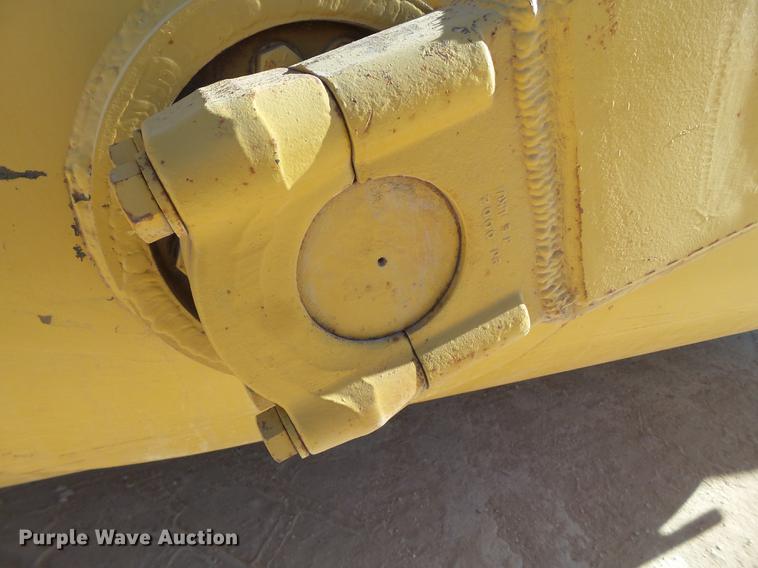 image for item DD1209 1989 Caterpillar 631E water wagon