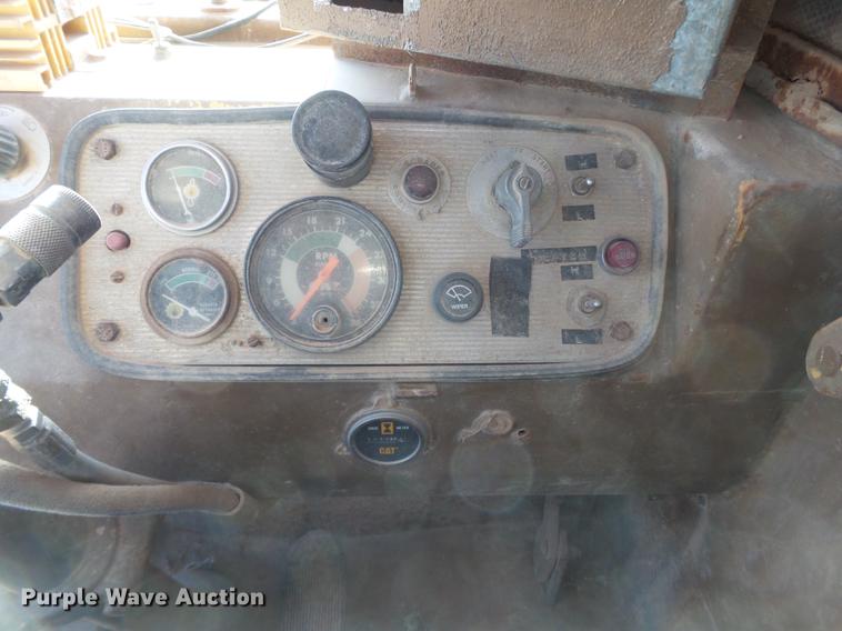 image for item DD1209 1989 Caterpillar 631E water wagon