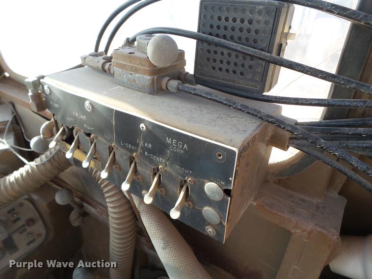 image for item DD1209 1989 Caterpillar 631E water wagon