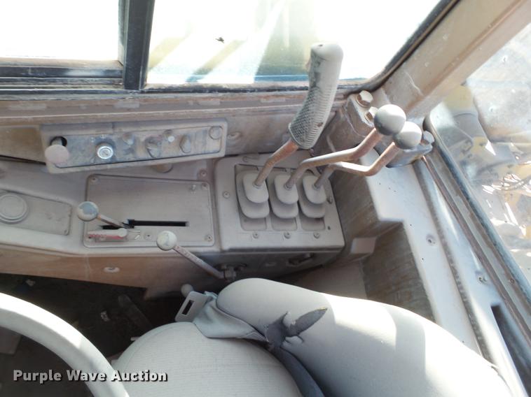 image for item DD1211 1988 Caterpillar 631E conventional scraper