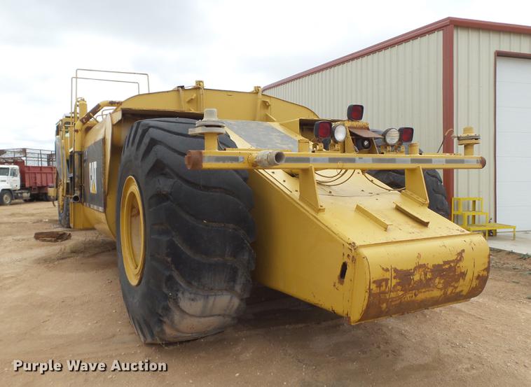 image for item DD1212 Caterpillar 637DW water wagon