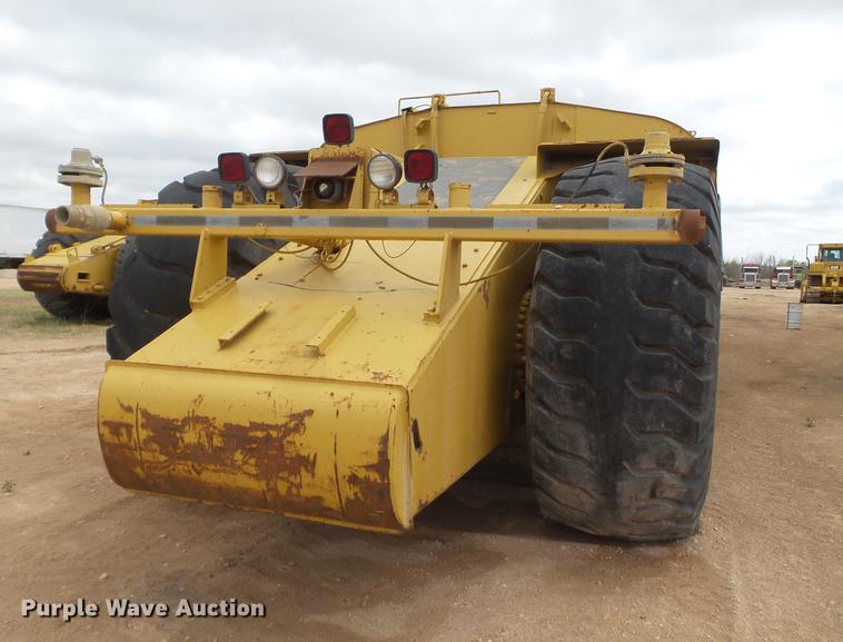 image for item DD1212 Caterpillar 637DW water wagon