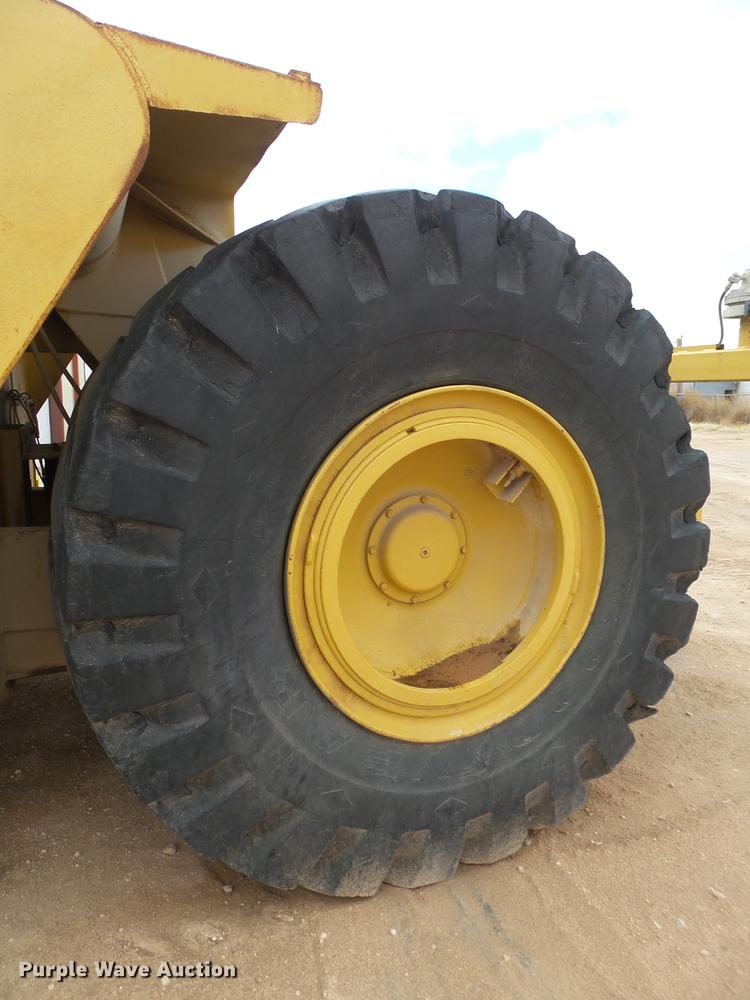 image for item DD1212 Caterpillar 637DW water wagon