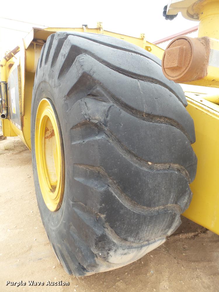 image for item DD1212 Caterpillar 637DW water wagon