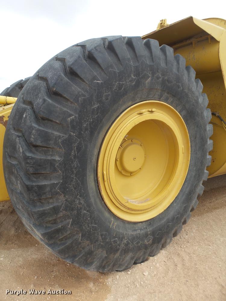 image for item DD1212 Caterpillar 637DW water wagon