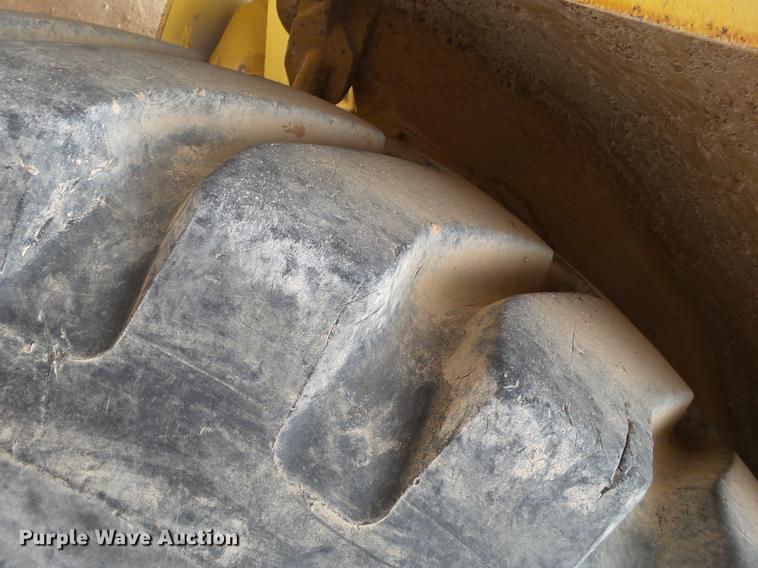 image for item DD1212 Caterpillar 637DW water wagon