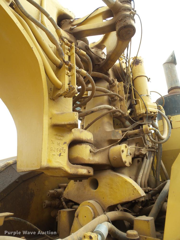 image for item DD1212 Caterpillar 637DW water wagon