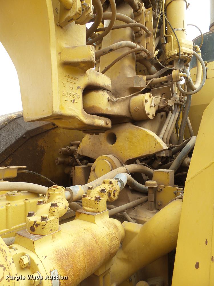 image for item DD1212 Caterpillar 637DW water wagon