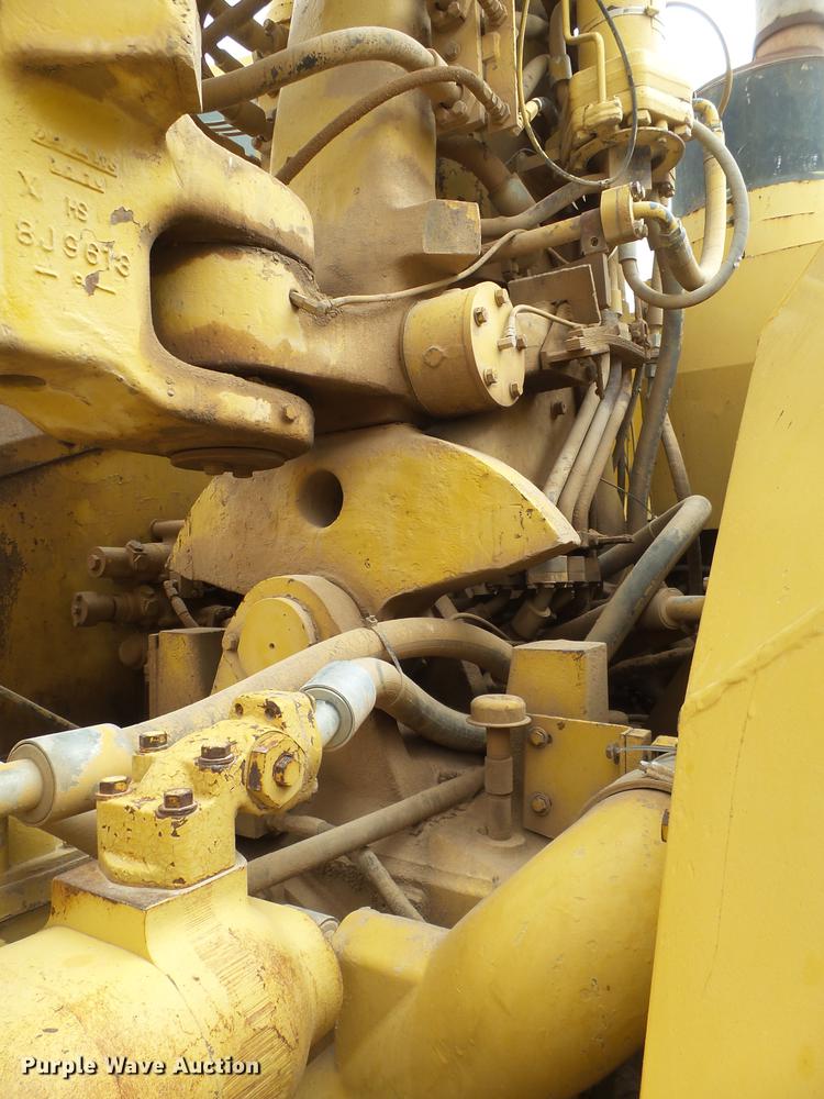 image for item DD1212 Caterpillar 637DW water wagon