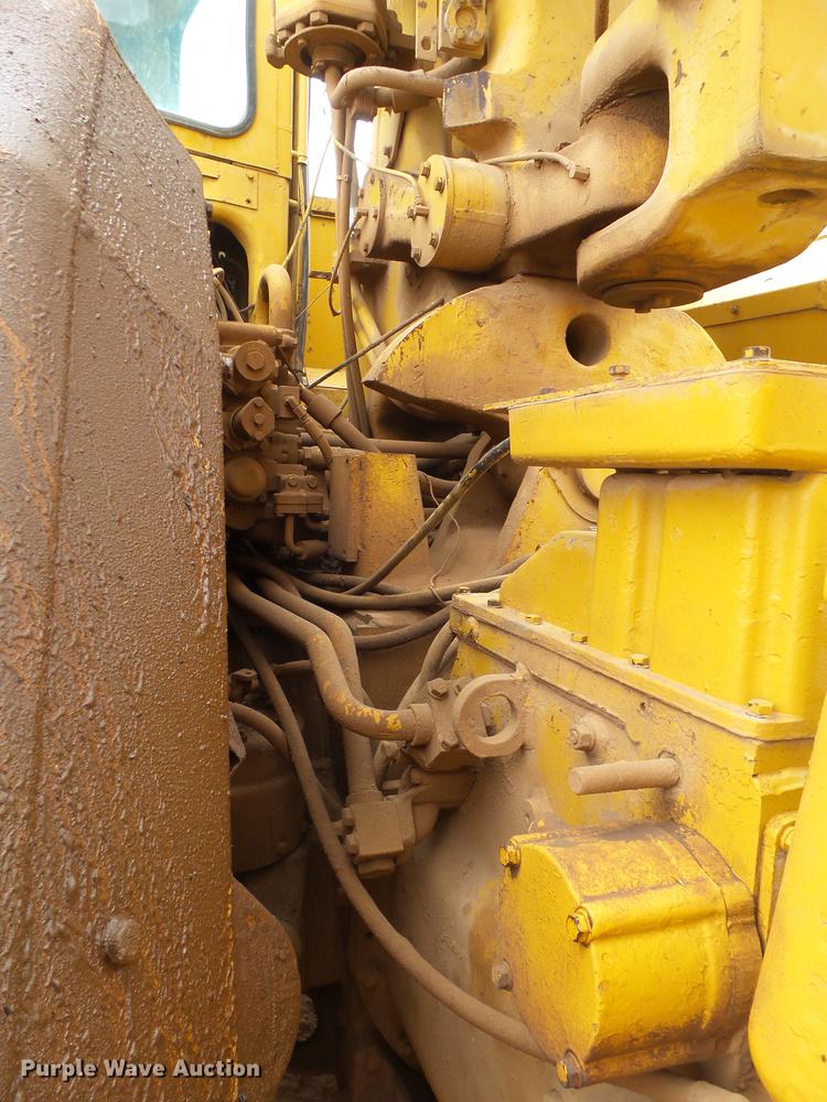 image for item DD1212 Caterpillar 637DW water wagon