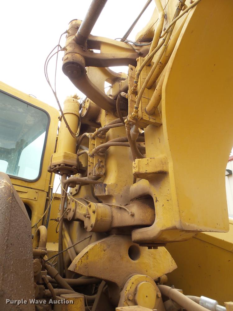 image for item DD1212 Caterpillar 637DW water wagon