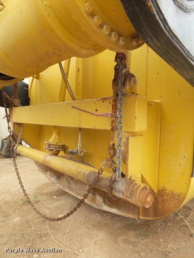 image for item DD1212 Caterpillar 637DW water wagon