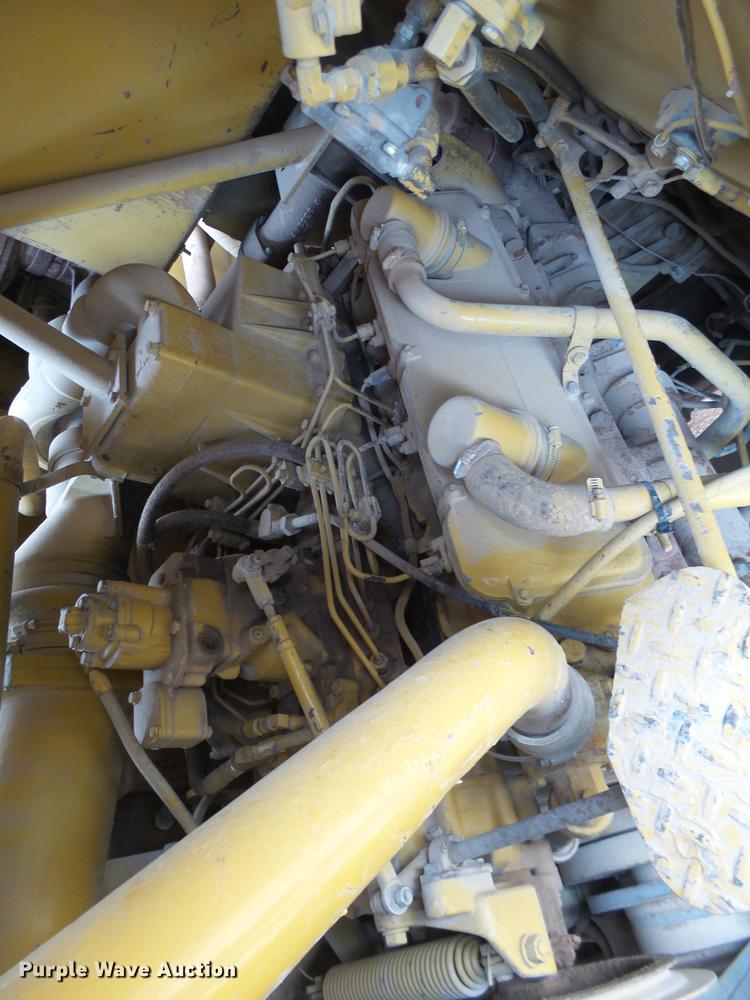 image for item DD1212 Caterpillar 637DW water wagon