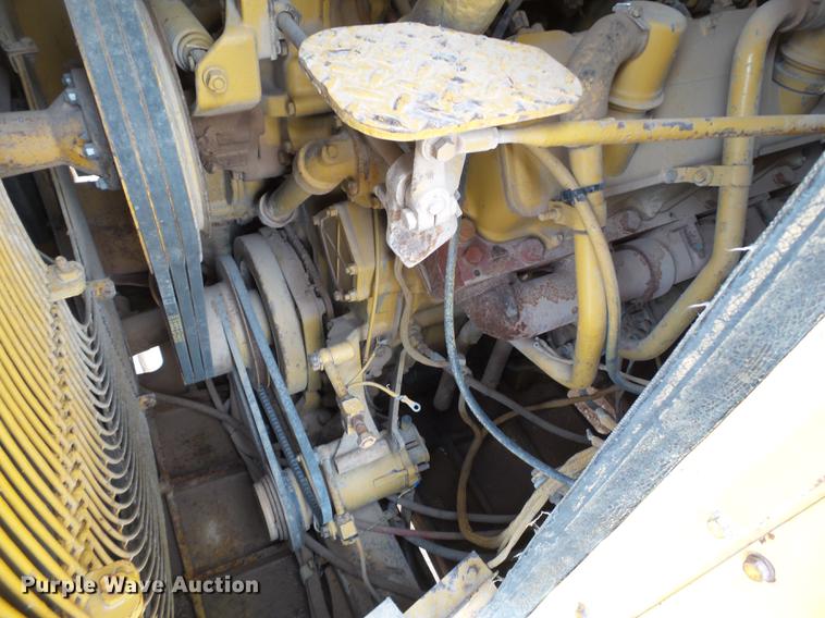 image for item DD1212 Caterpillar 637DW water wagon