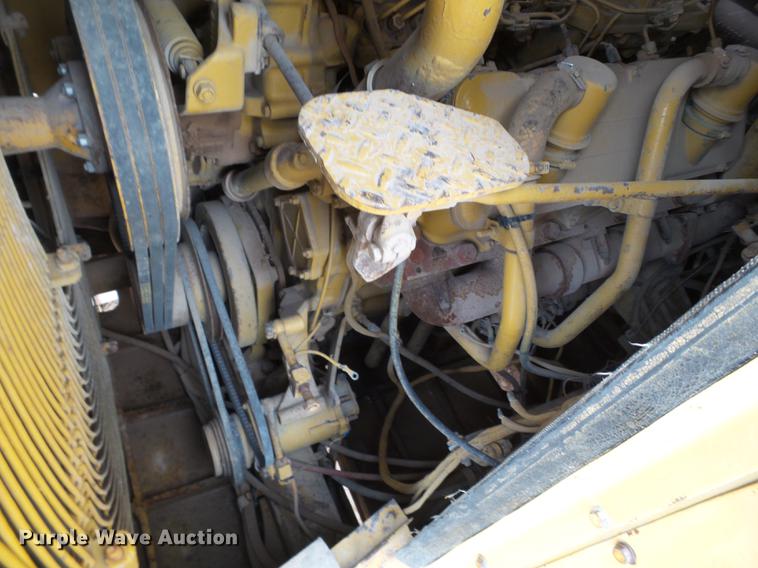 image for item DD1212 Caterpillar 637DW water wagon