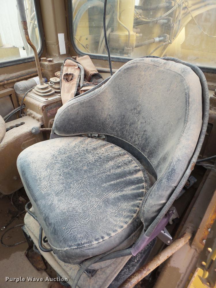 image for item DD1212 Caterpillar 637DW water wagon