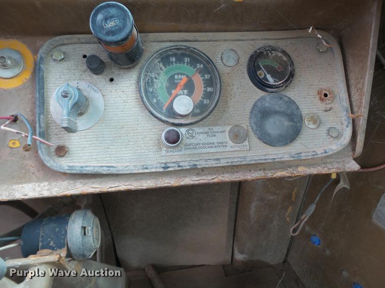 image for item DD1212 Caterpillar 637DW water wagon