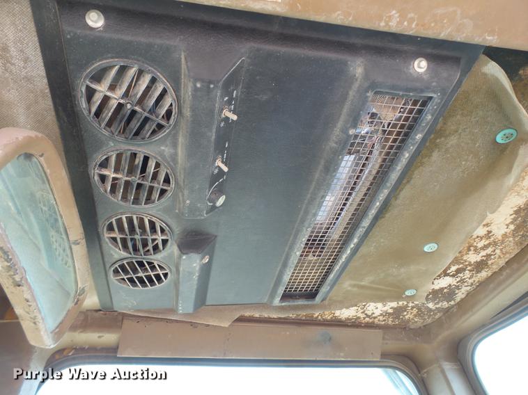 image for item DD1212 Caterpillar 637DW water wagon