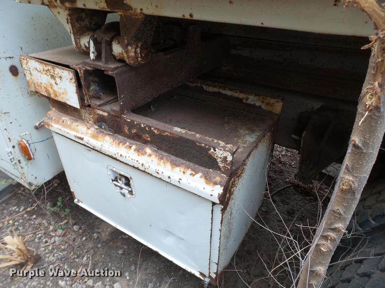 image for item DD1217 1996 International 4900 Crew Cab railroad service truck with crane