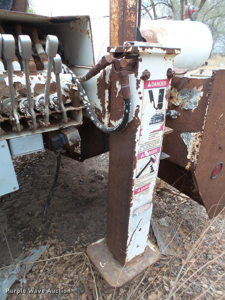 image for item DD1217 1996 International 4900 Crew Cab railroad service truck with crane