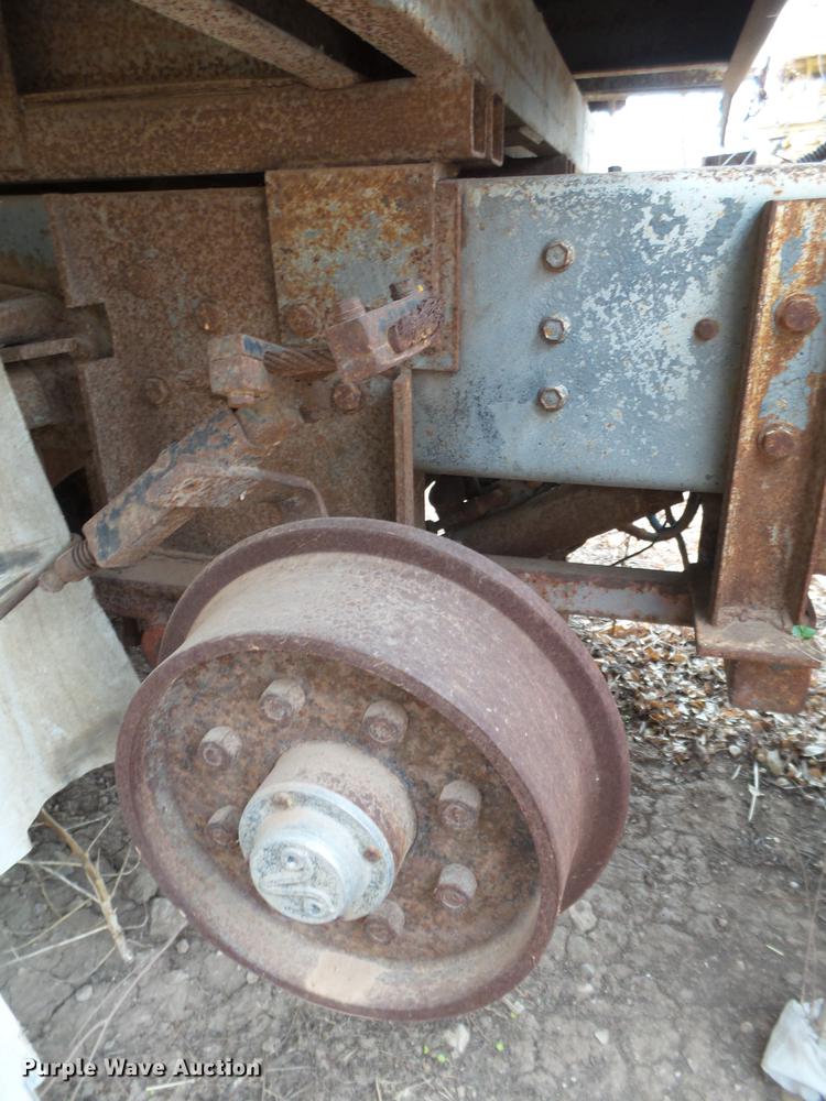 image for item DD1217 1996 International 4900 Crew Cab railroad service truck with crane