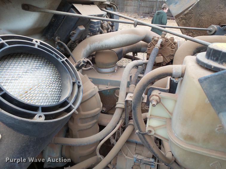 image for item DD1217 1996 International 4900 Crew Cab railroad service truck with crane