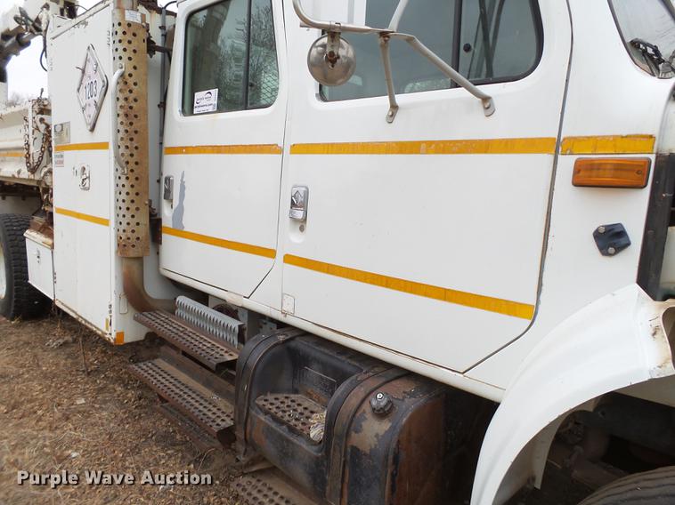 image for item DD1217 1996 International 4900 Crew Cab railroad service truck with crane
