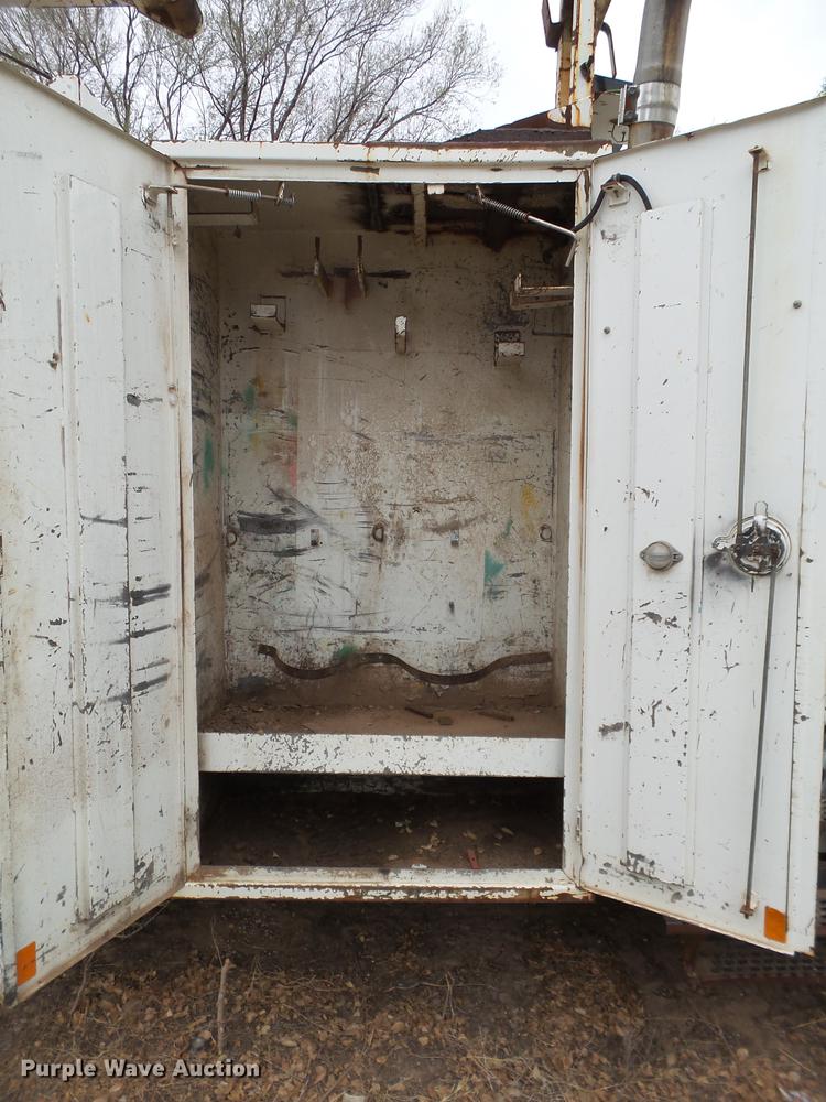 image for item DD1217 1996 International 4900 Crew Cab railroad service truck with crane