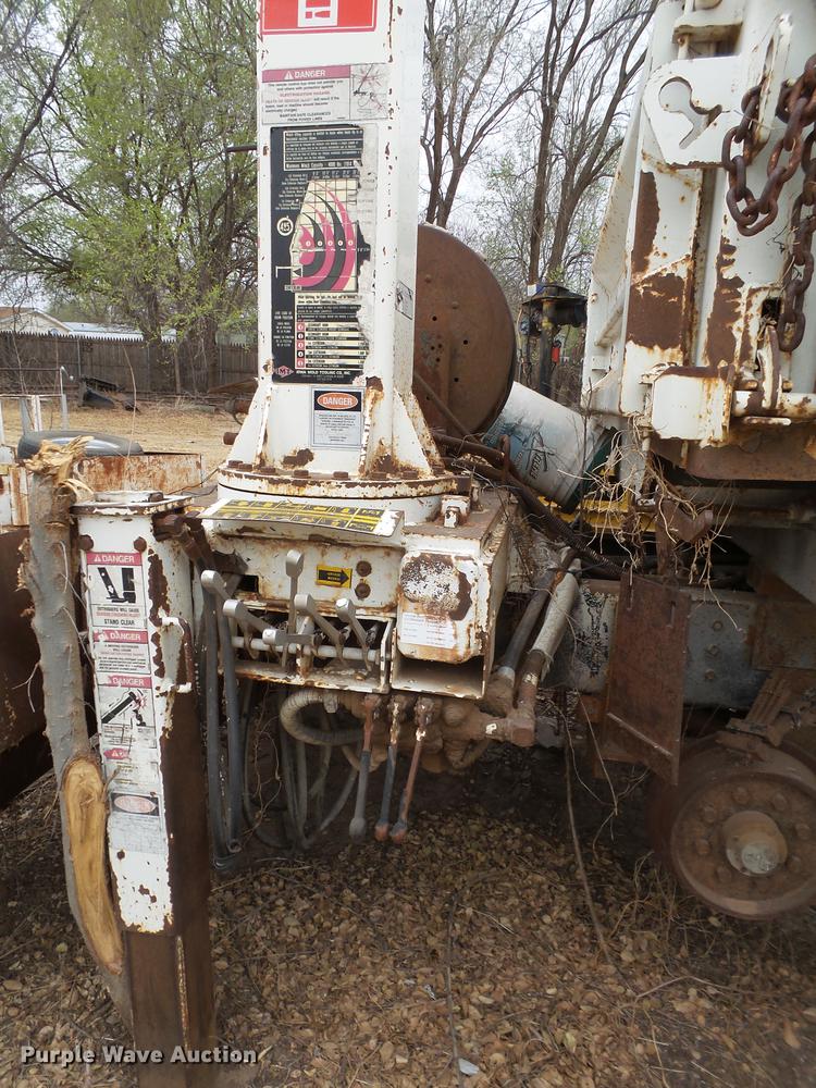 image for item DD1217 1996 International 4900 Crew Cab railroad service truck with crane