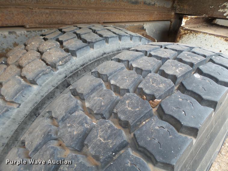 image for item DD1217 1996 International 4900 Crew Cab railroad service truck with crane