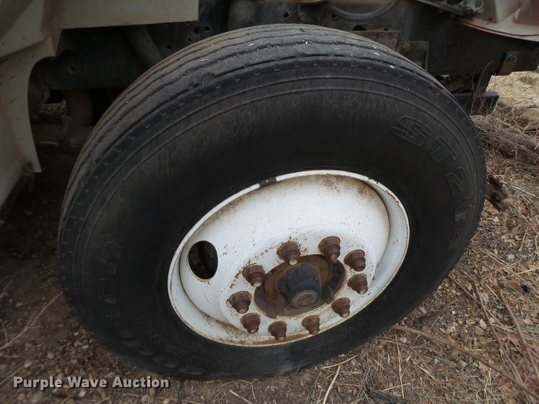 image for item DD1217 1996 International 4900 Crew Cab railroad service truck with crane