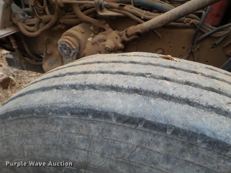 image for item DD1217 1996 International 4900 Crew Cab railroad service truck with crane