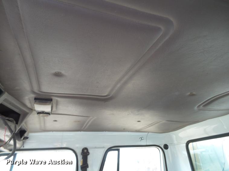 image for item DD1217 1996 International 4900 Crew Cab railroad service truck with crane