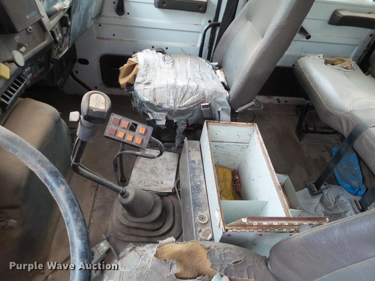 image for item DD1217 1996 International 4900 Crew Cab railroad service truck with crane