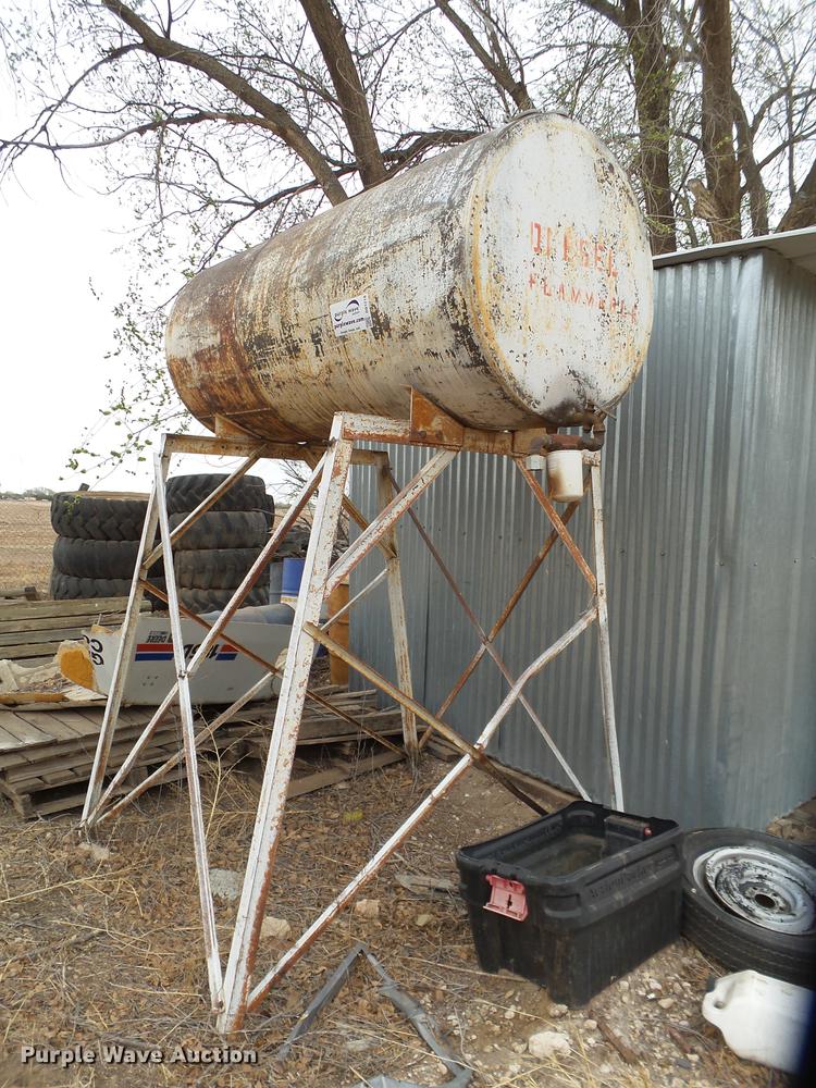 image for item DD1219 300 gallon fuel tank