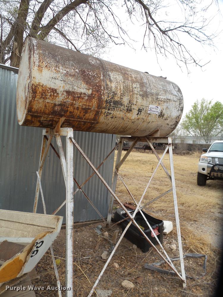 image for item DD1219 300 gallon fuel tank
