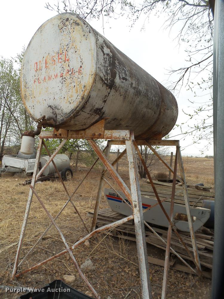 image for item DD1219 300 gallon fuel tank