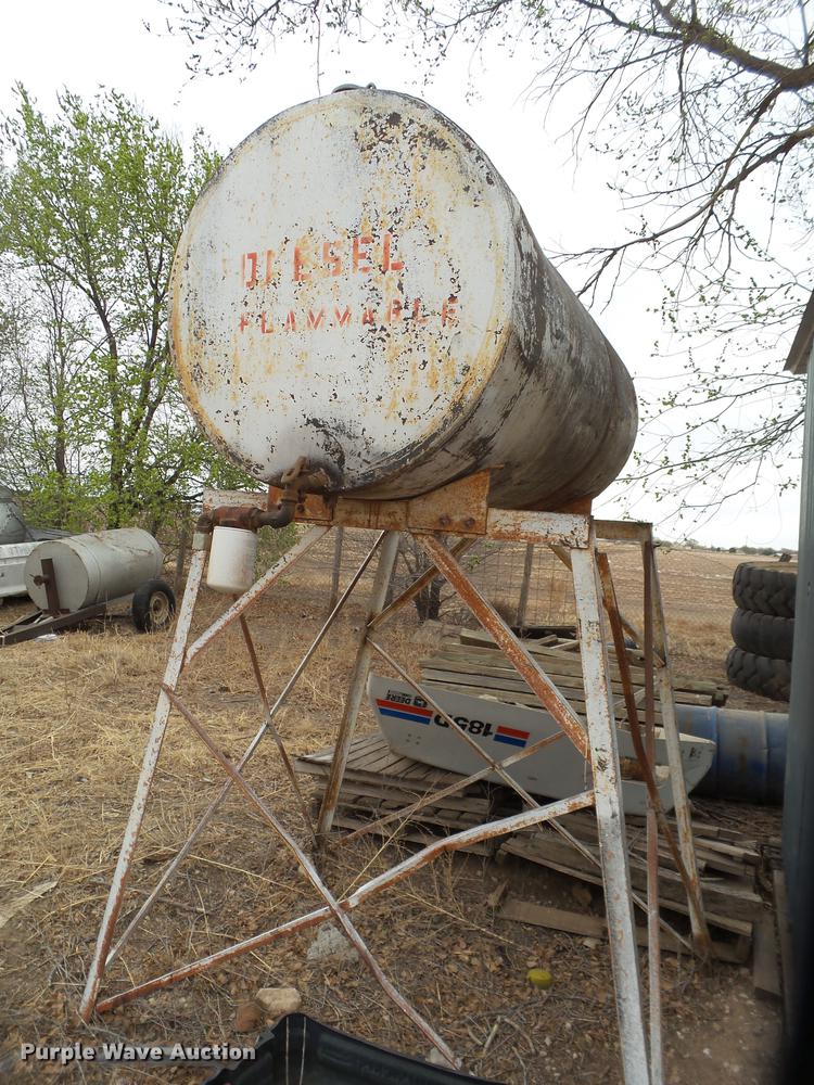 image for item DD1219 300 gallon fuel tank