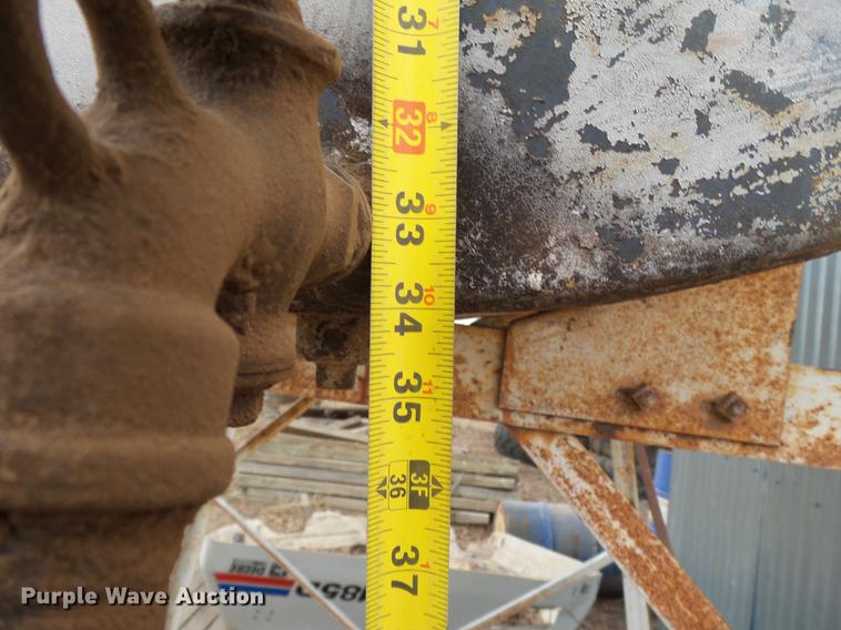 image for item DD1219 300 gallon fuel tank