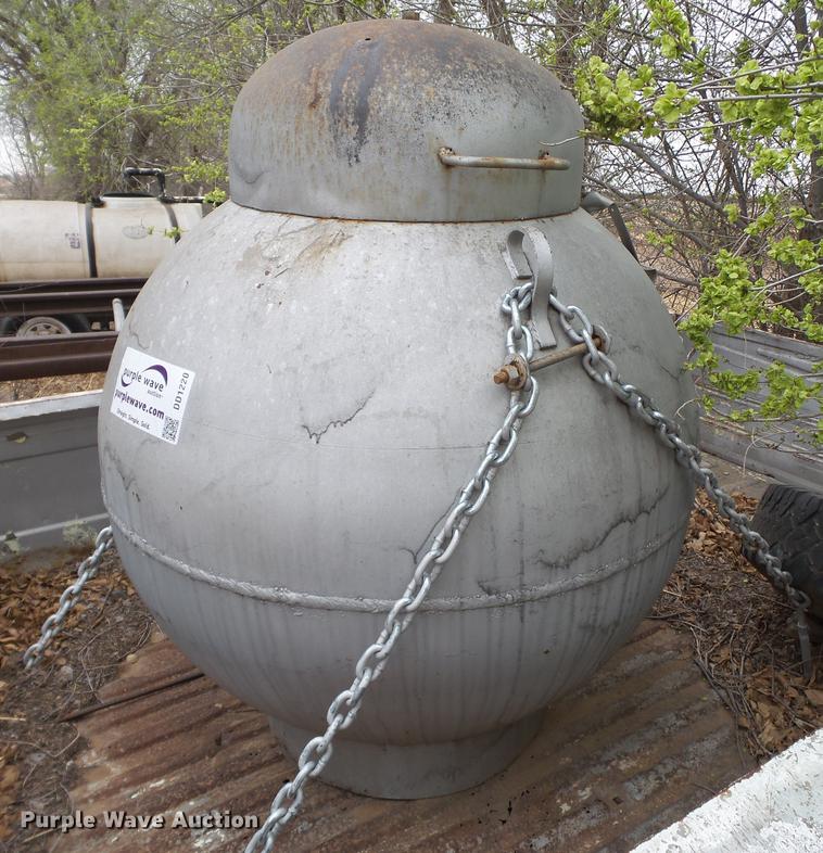 image for item DD1220 300 gallon propane tank