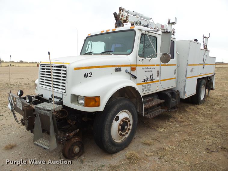 image for item DD1223 1998 International 4900 Crew Cab railroad service truck with crane