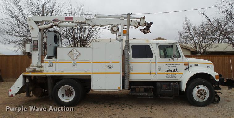 image for item DD1223 1998 International 4900 Crew Cab railroad service truck with crane