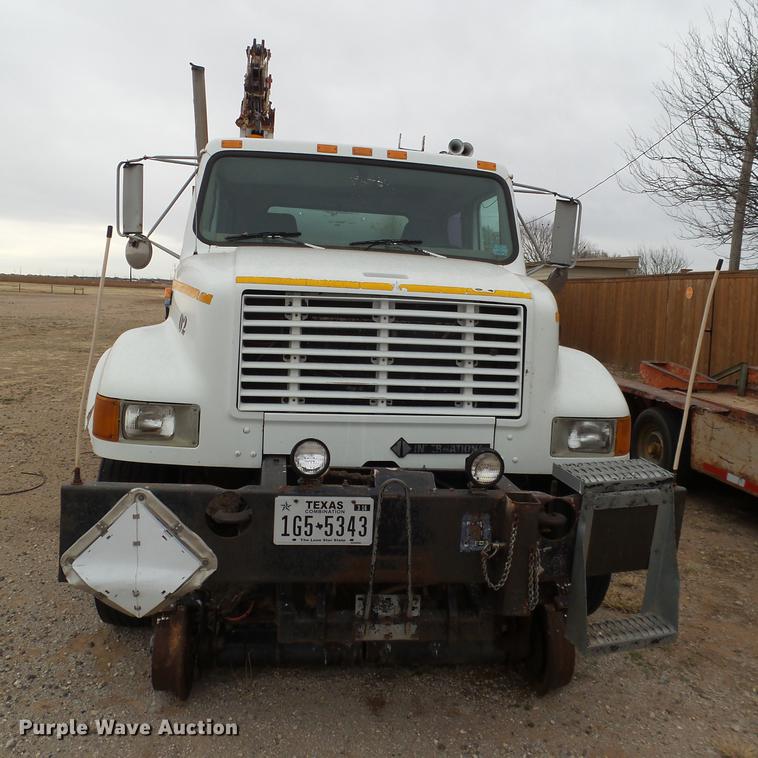 image for item DD1223 1998 International 4900 Crew Cab railroad service truck with crane